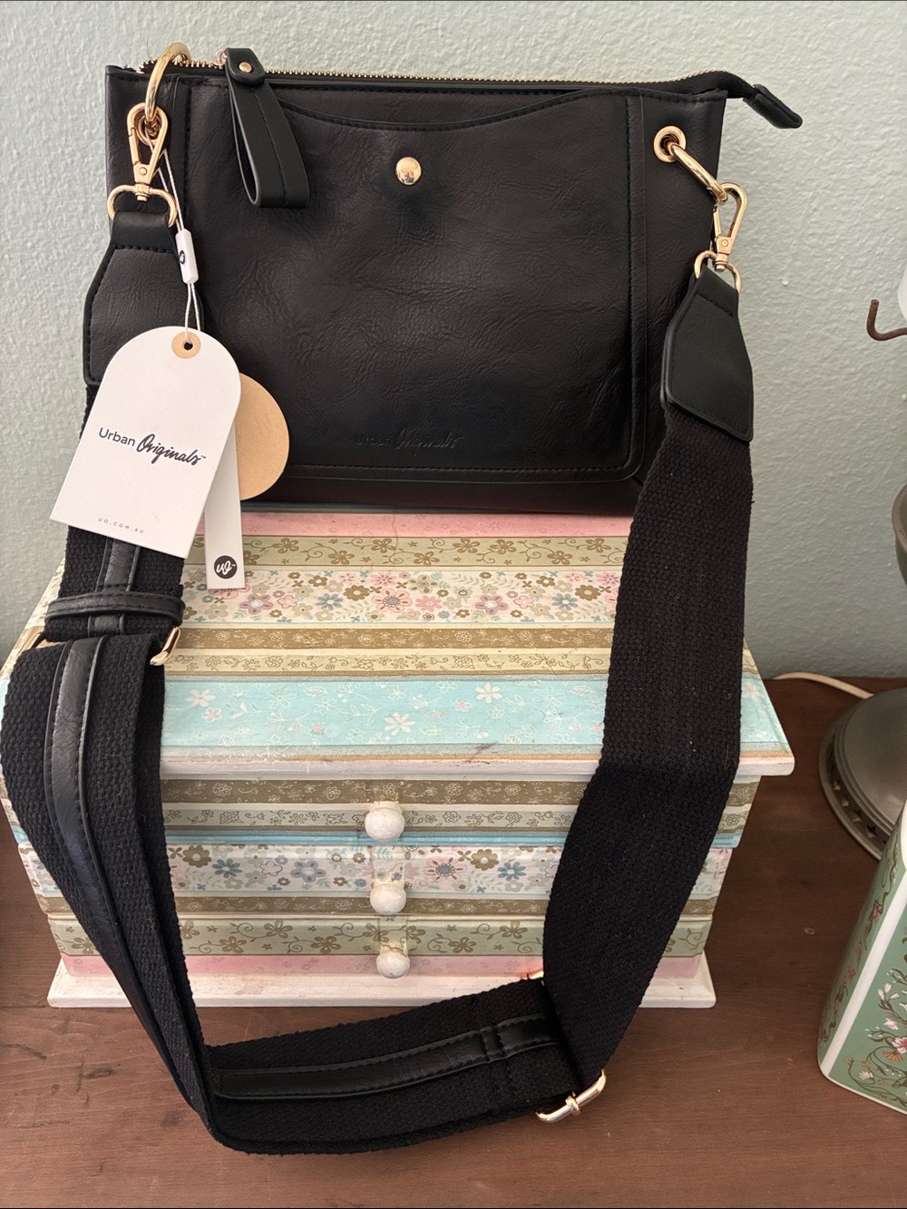Urban Originals ‘She Loves Me’ Crossbody NWT